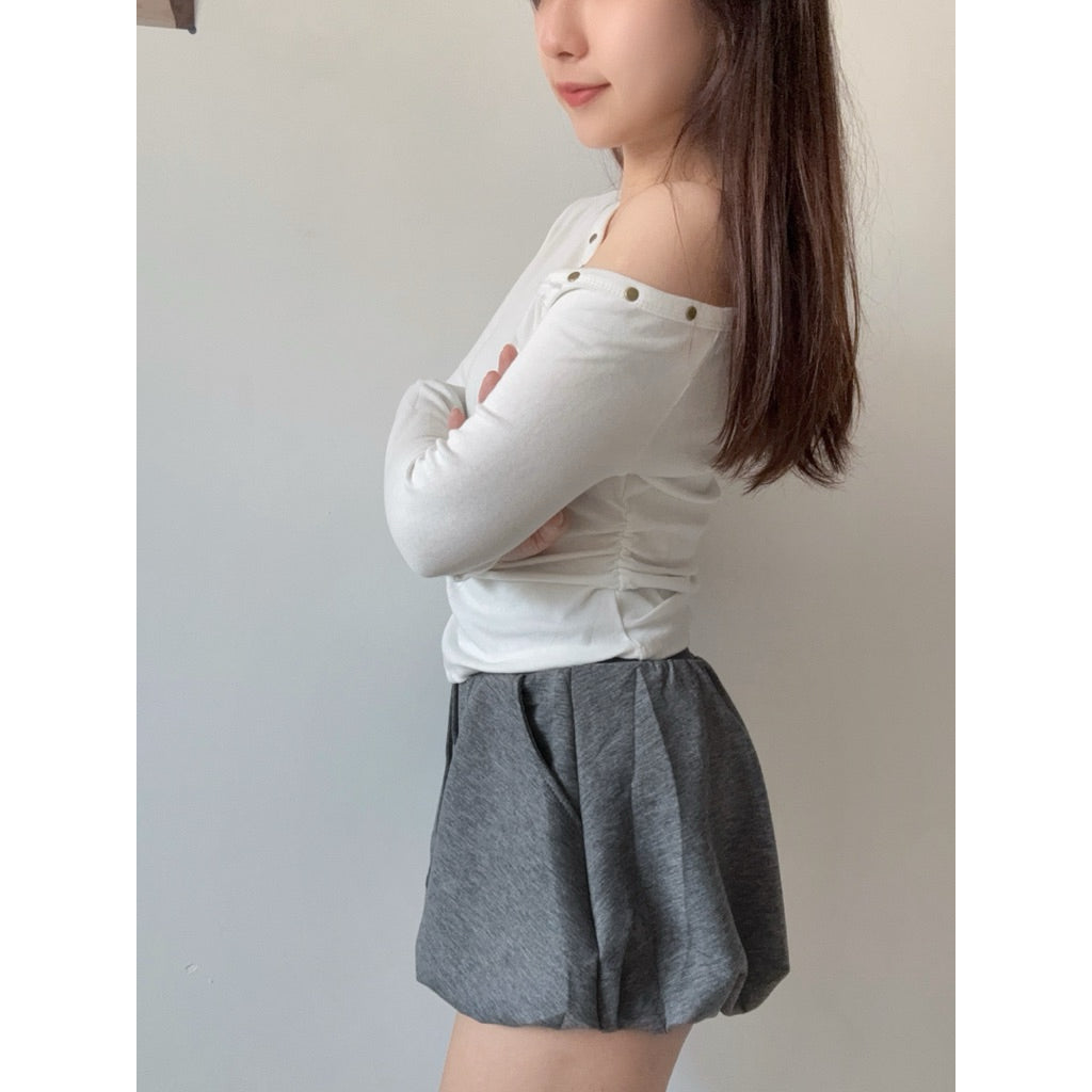 【T827】KIMOOJI 铆钉辣妹上衣个性斜肩T