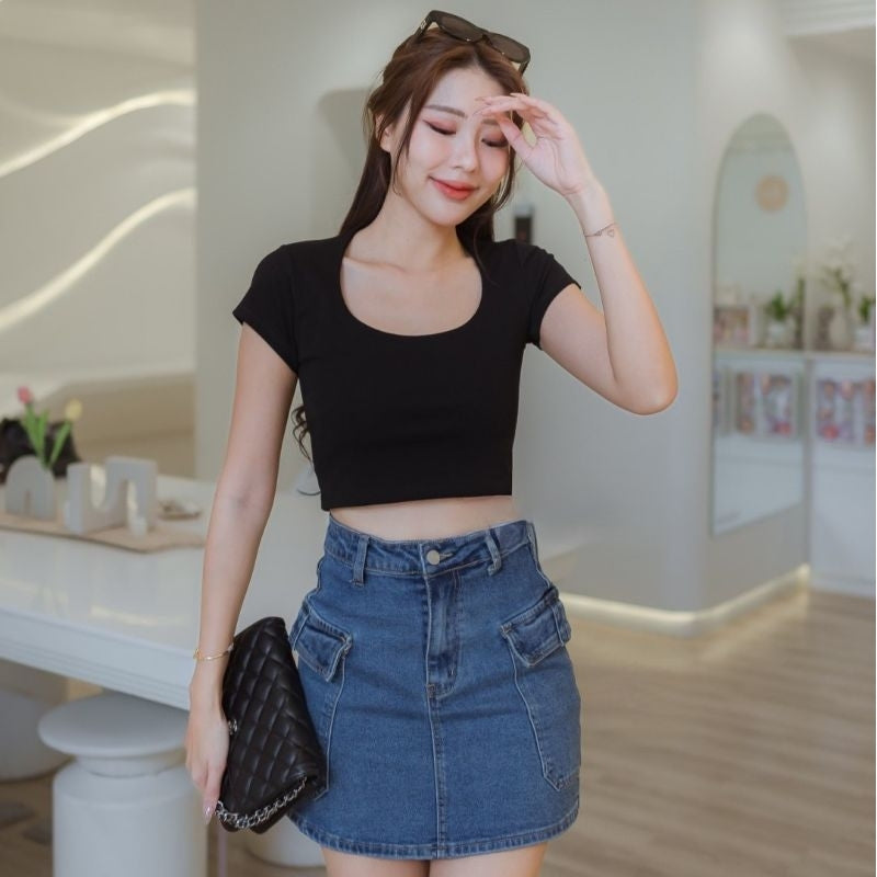 【T310】Thong Glom 不透圆领经典短款上衣