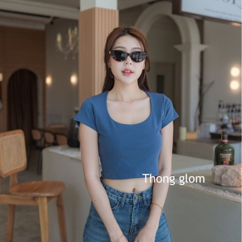 【T310】Thong Glom 不透圆领经典短款上衣
